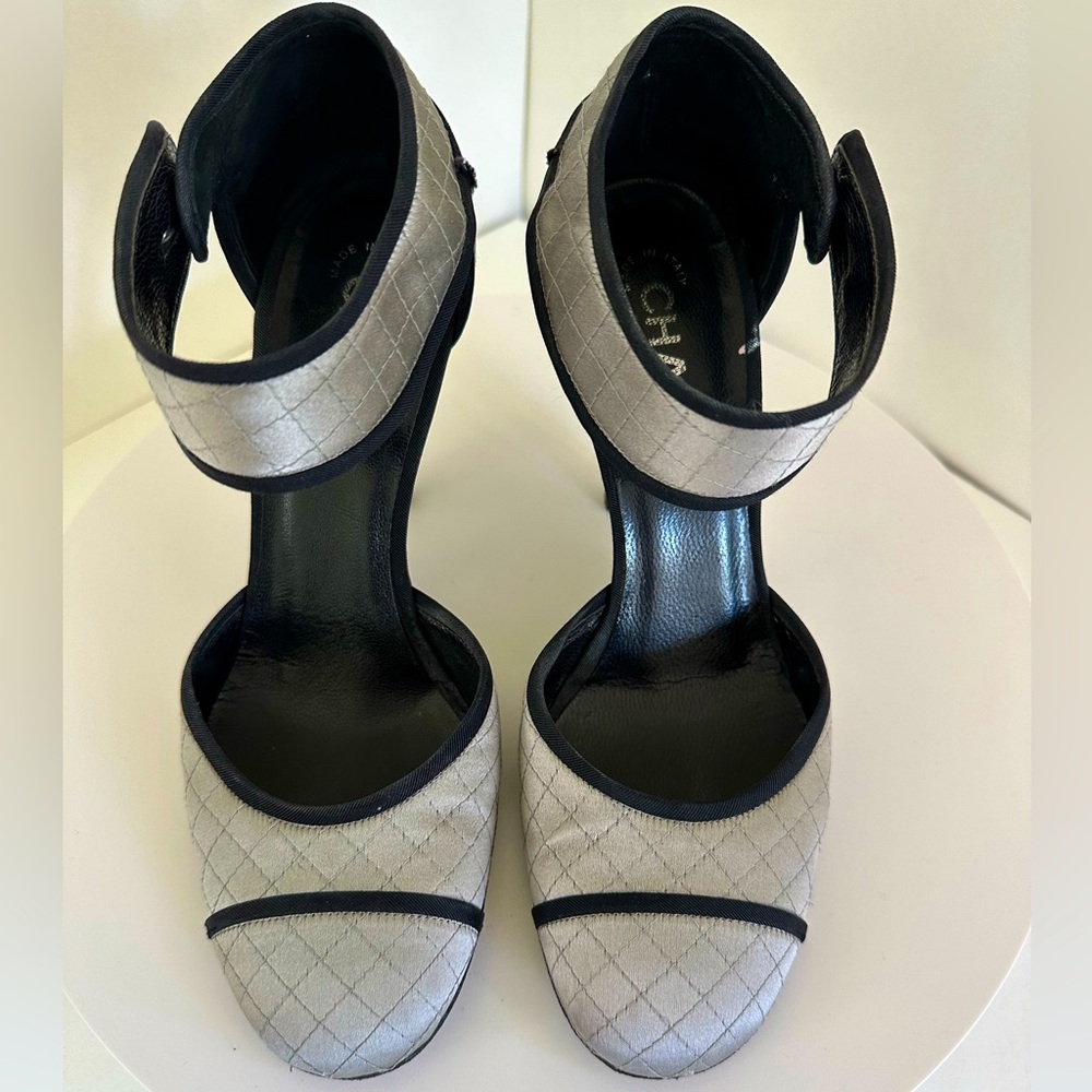 Beautiful light grey silk CHANEL 3.5-inch heels shoes in size 7(37)